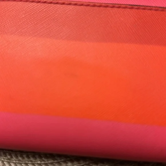 Kate Spade Wallet zip around lots pockets never used - Picture 7 of 8